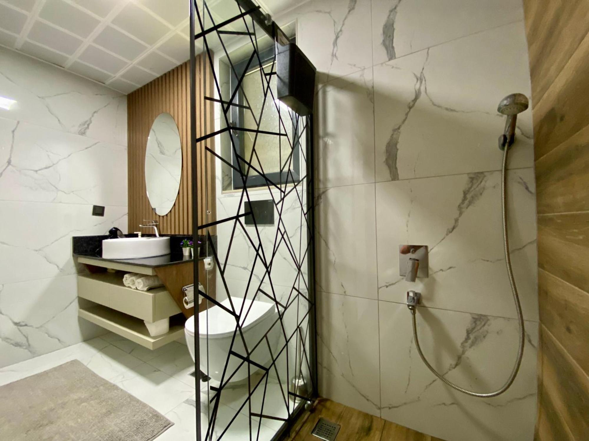 Villa Annabell1 With Swimming Pool And Jacuzzi, 3 Floors เบเลก ภายนอก รูปภาพ