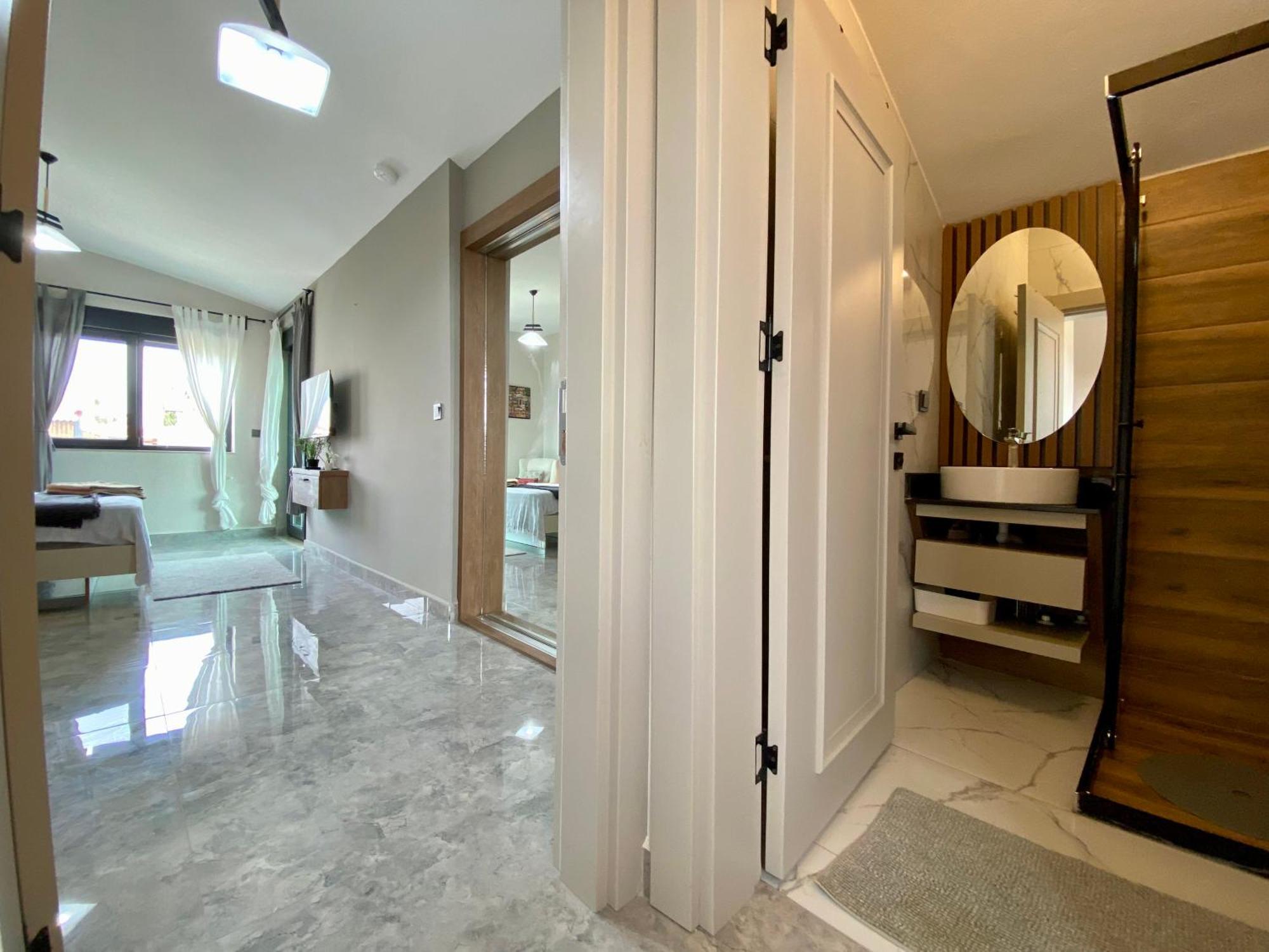 Villa Annabell1 With Swimming Pool And Jacuzzi, 3 Floors เบเลก ภายนอก รูปภาพ
