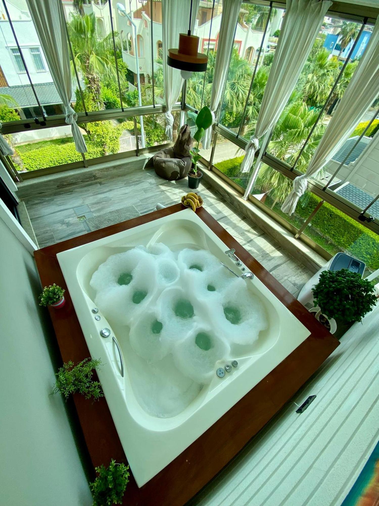 Villa Annabell1 With Swimming Pool And Jacuzzi, 3 Floors เบเลก ภายนอก รูปภาพ