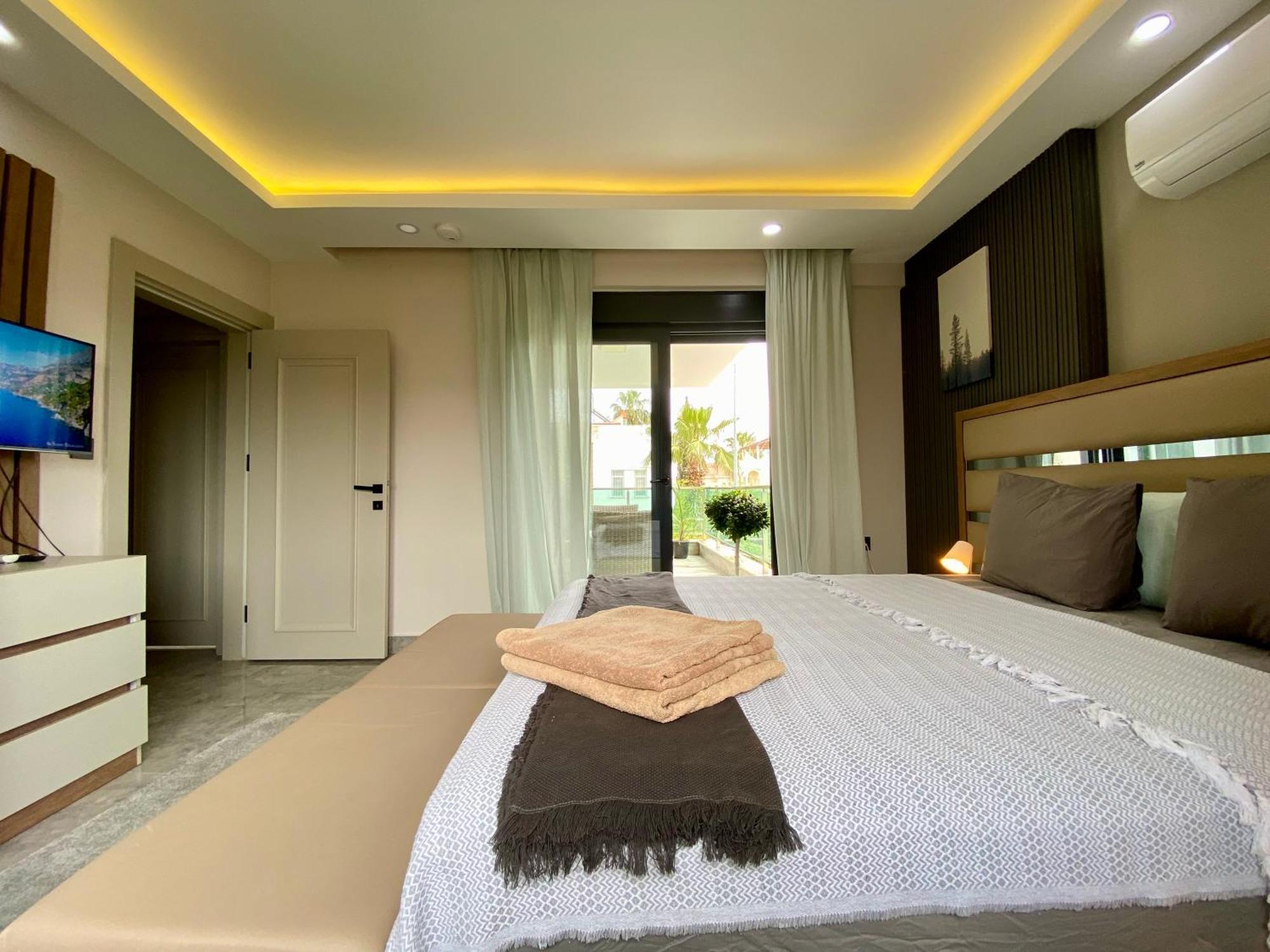 Villa Annabell1 With Swimming Pool And Jacuzzi, 3 Floors เบเลก ภายนอก รูปภาพ