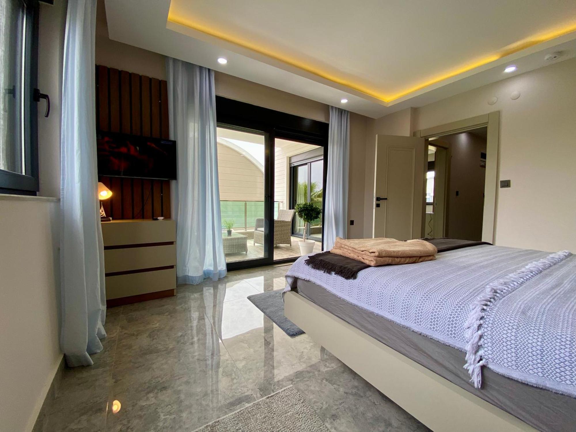 Villa Annabell1 With Swimming Pool And Jacuzzi, 3 Floors เบเลก ภายนอก รูปภาพ
